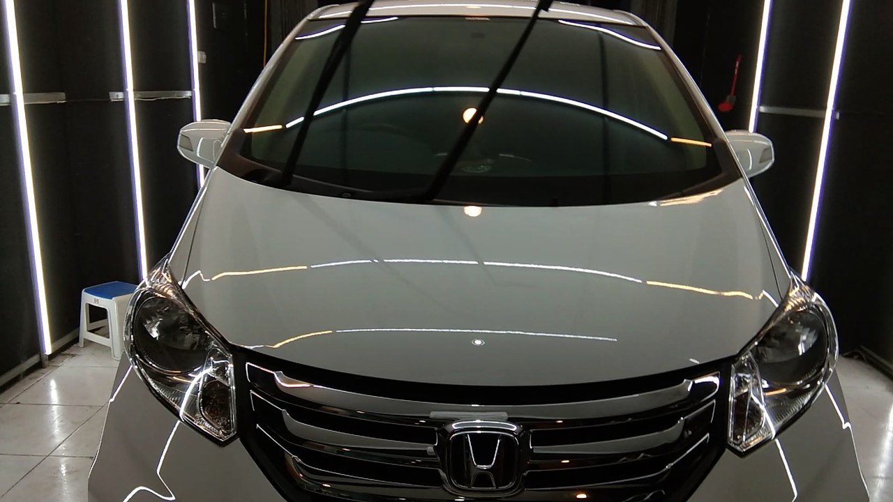 White series detailing + coting