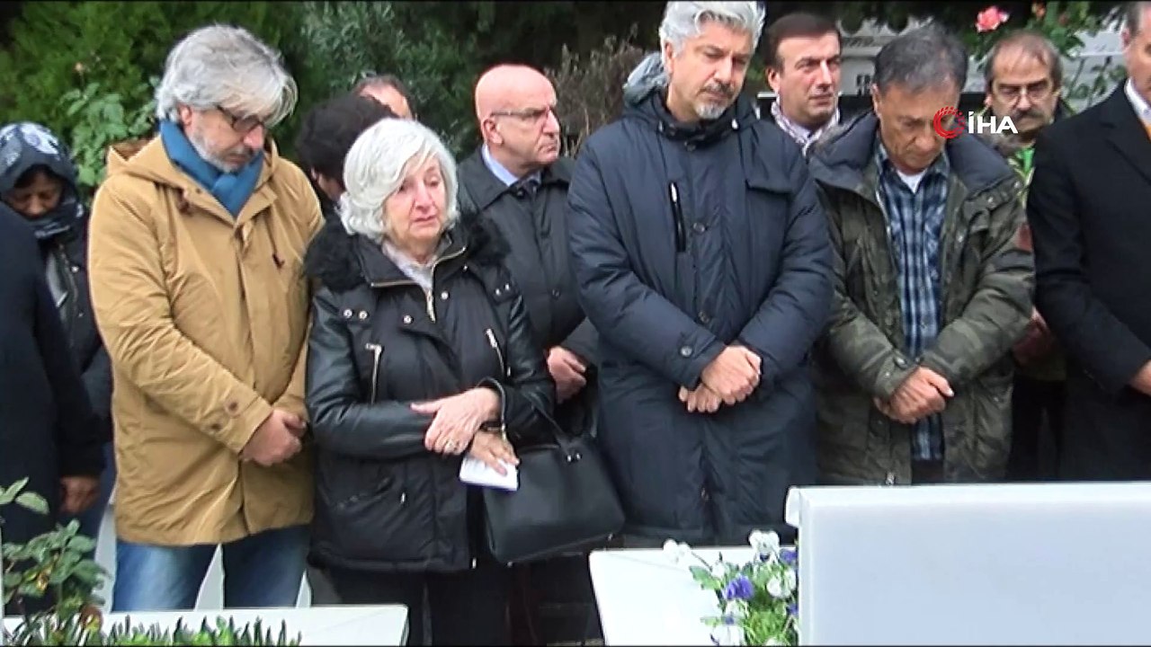 Nejat Uygur vefatının 5. yılında mezarı başında anıldı