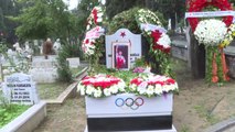 Naim Süleymanoğlu, Mezarı Başında Anıldı