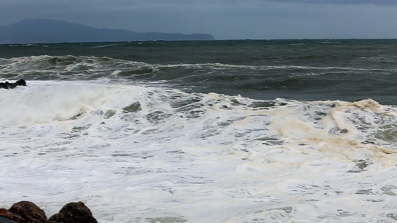 Vagues à L'Escala