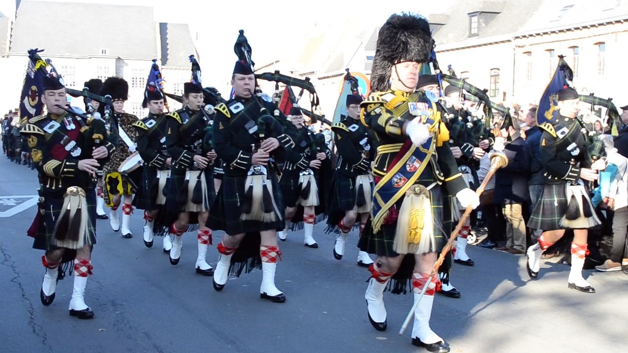 Avions et cornemuses: Chièvres célèbre un double centenaire lié à la Grande Guerre