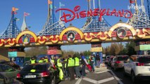 Gilets jaunes : Disneyland Paris, autoroutes... les blocages se poursuivent