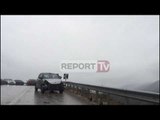 Report TV - Aksident në Rrugën Tiranë - Elbasan, ambulanca përplaset me një makinë