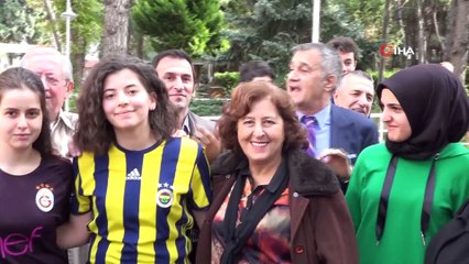 Şenol Güneş, lise arkadaşlarıyla özlem giderdi
