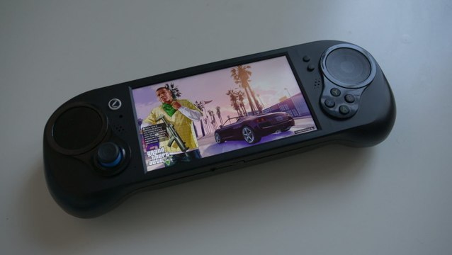 Así funciona GTA V en SMACH Z, la consola portátil española para juegos de PC