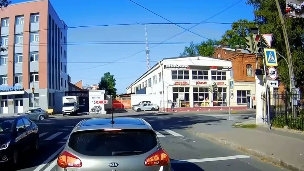 NISSAN DRIVING FAILS. EPIC NISSAN CAR CRASH COMPILATION 2018(1)