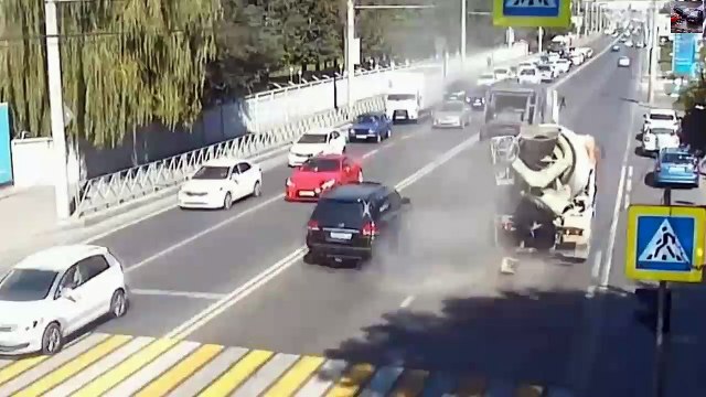 TIRES EXPLOSIONS ARE DANGEROUS, TIRES BLOWING UP COMPILATION 2018(1)