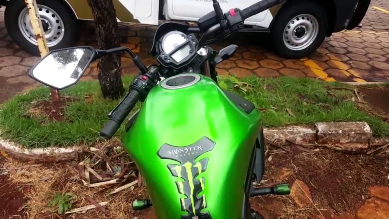 Moto Kawasaki tomada em assalto é recuperada