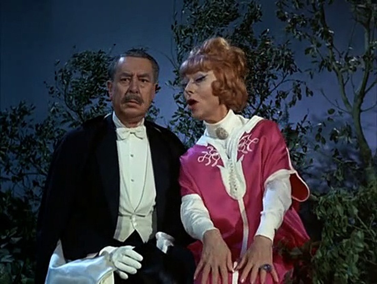 Bewitched S4 E15 I Get Your Nannie You Get My Goat video
