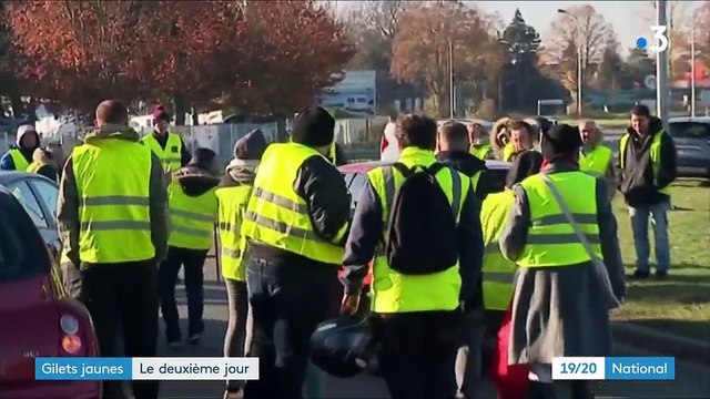 Gilets jaunes : deuxième jour de mobilisation