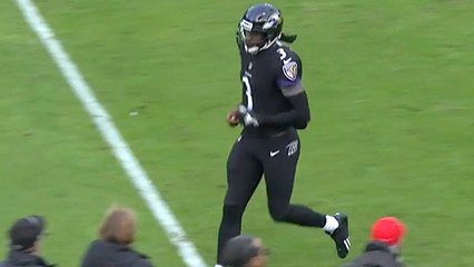 Robert Griffin III runs wheel route on his first snap since 2016