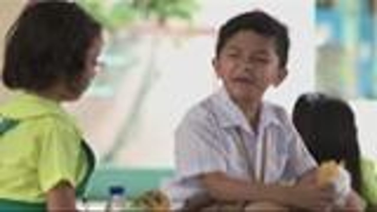 Ningning and Mac-Mac think of things how to help Dondon's business