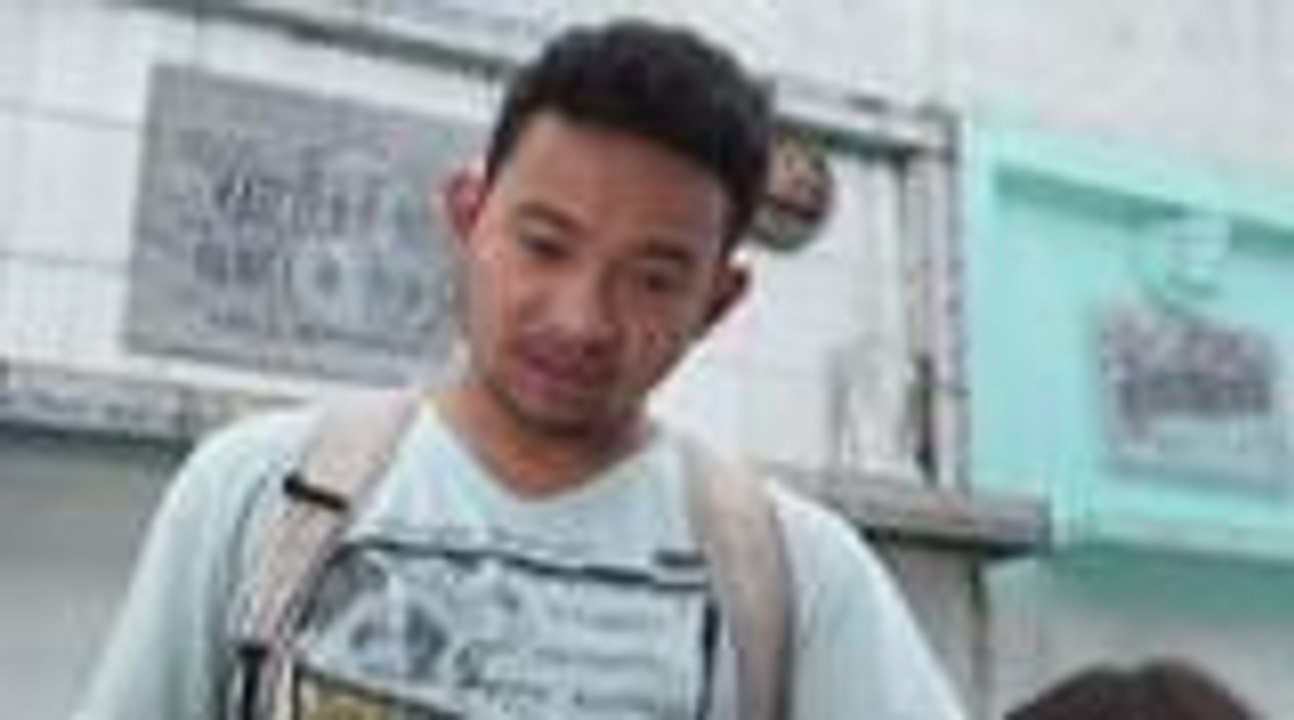 Dondon and Ningning visit the grave of Lovely