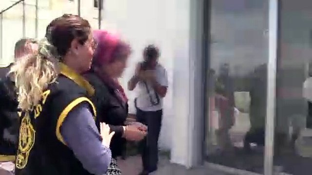 Hamile kadın bıçakla öldürüldü - Zanlının Adli Tıp Birimine getirilmesi - ADANA