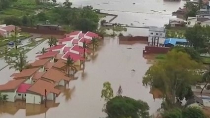 사이클론에 잠긴 모잠비크 휴양섬...2차 피해 우려 / YTN