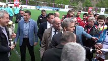 Hekimoğlu Trabzon, şampiyonluk kupasını kaldırdı