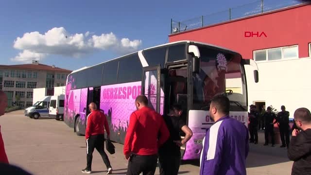 Spor Küme Düşen Takımın Otobüsü, Futbolcuları Statta Bırakıp Gitti