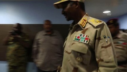 Sudan'da Askeri Konsey Başkan Yardımcısı'ndan Yaralılara Ziyaret