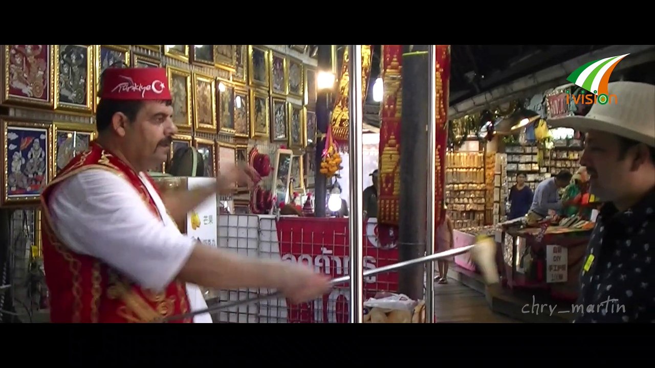 തായ്‌ലന്റിൽ ബോബൻ ആലുംമൂടനെ Boban Alummodan Turkish Ice Cream Prank in Pattaya Thailand