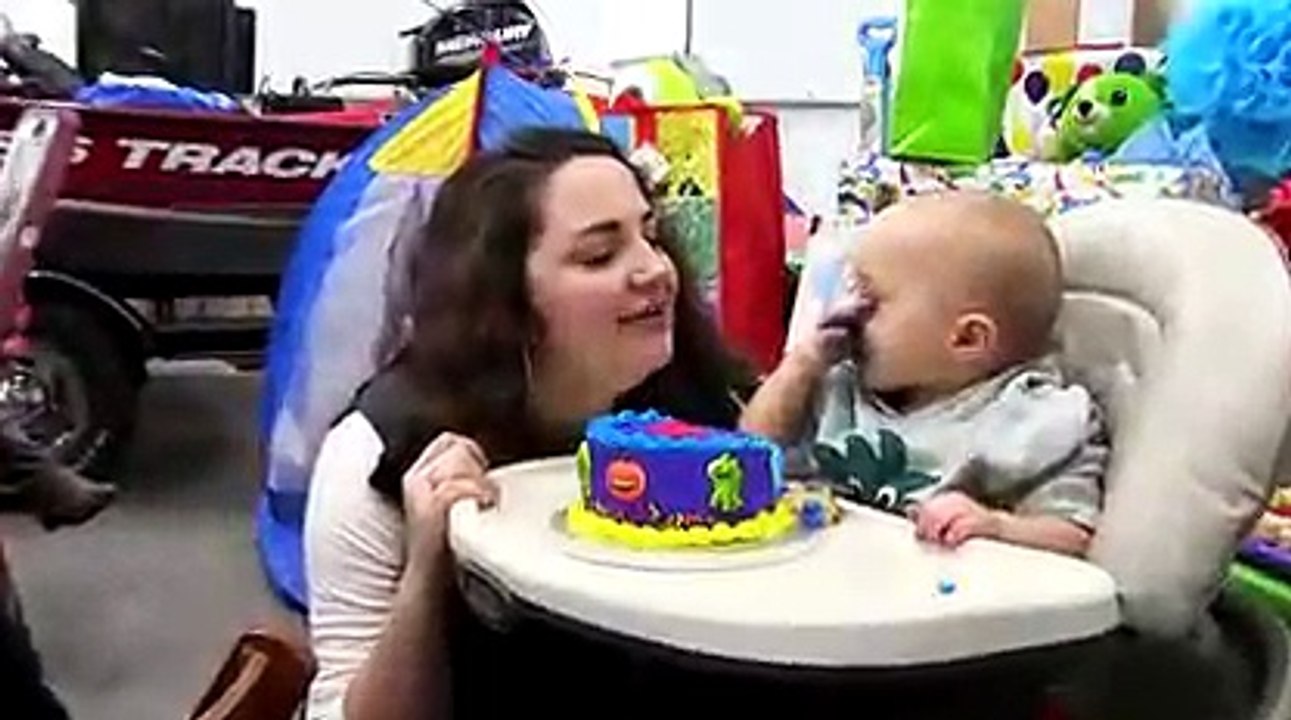 Quand ton bébé te fait clairement comprendre qu'il ne te donnera pas de gâteau