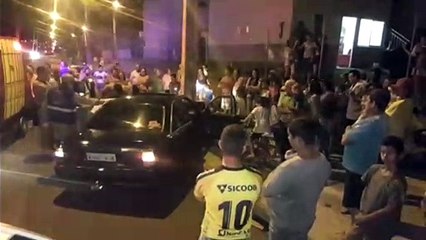 Galho de árvore caído na Rua Paraná atrapalha trânsito