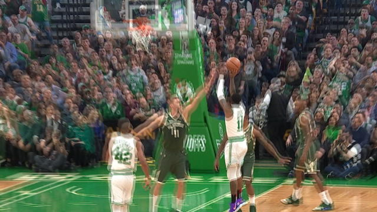 Kyrie shows off skills and lands 3-pointer
