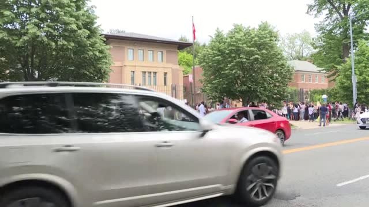 Türkiye'nin Washington Büyükelçiliğine Ziyaretçi Akını