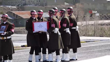 Hakkari'de şehit askerler için tören düzenlendi