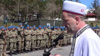 Hakkari'de şehit askerler için tören düzenlendi