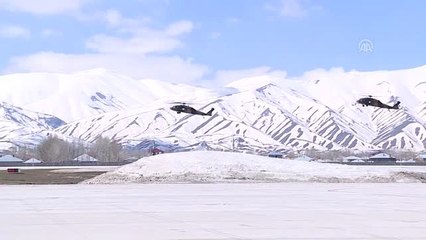 Hakkari'de Şehit Askerler İçin Tören