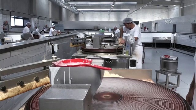 HUZUR VE BEREKET AYI RAMAZAN - Kadayıf ustalarının ramazan yoğunluğu - DİYARBAKIR