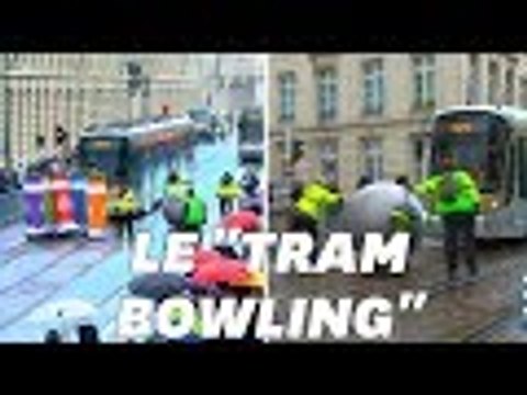 À Bruxelles, les conducteurs ont joué au bowling avec leur tram