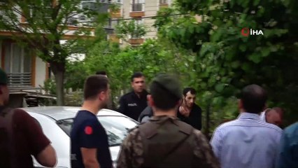 Berber Dükkanında Çalışan Şahsı Bıçakla Rehin Aldı