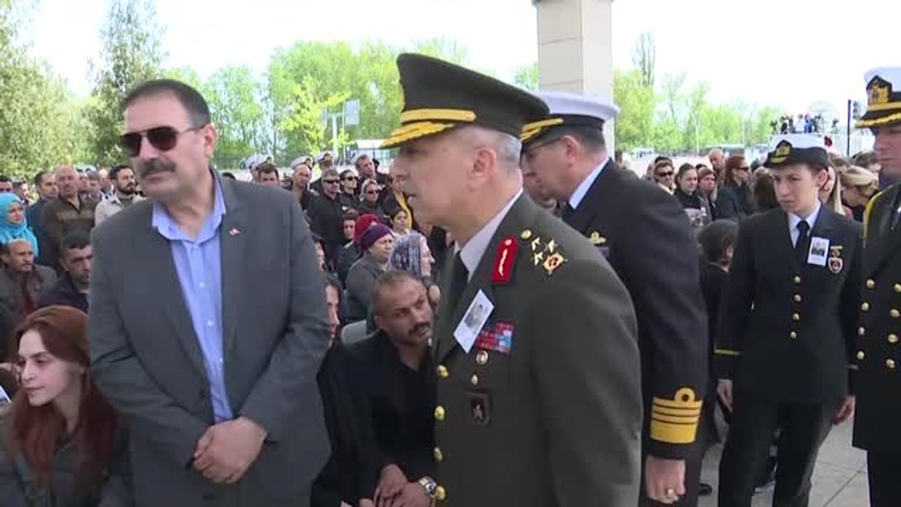 Şehit Yüzbaşı Celalettin Özdemir Son Yolculuğuna Uğurlandı (4)