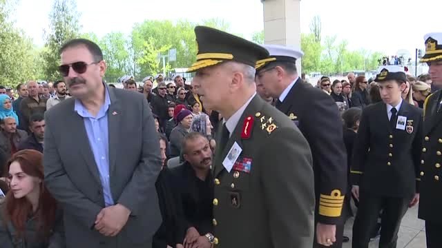 Şehit Yüzbaşı Celalettin Özdemir Son Yolculuğuna Uğurlandı (4)