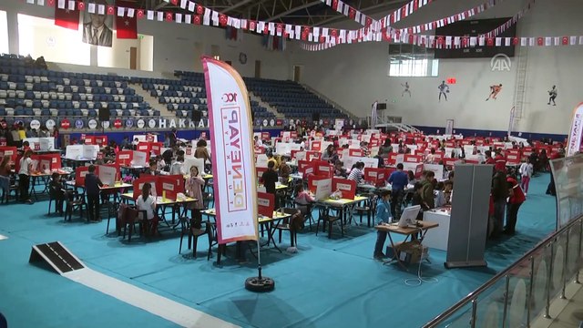 Hakkarili öğrenciler 'teknoloji yıldızı' olmak için ter döktü