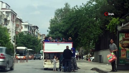 Gaziantep'te şok eden görüntüler...Kamyonetin kasasına onlarca kişi bindi