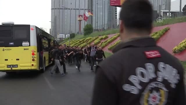 Beşiktaş Taraftarları, Türk Telekom Stadı'na Geldi