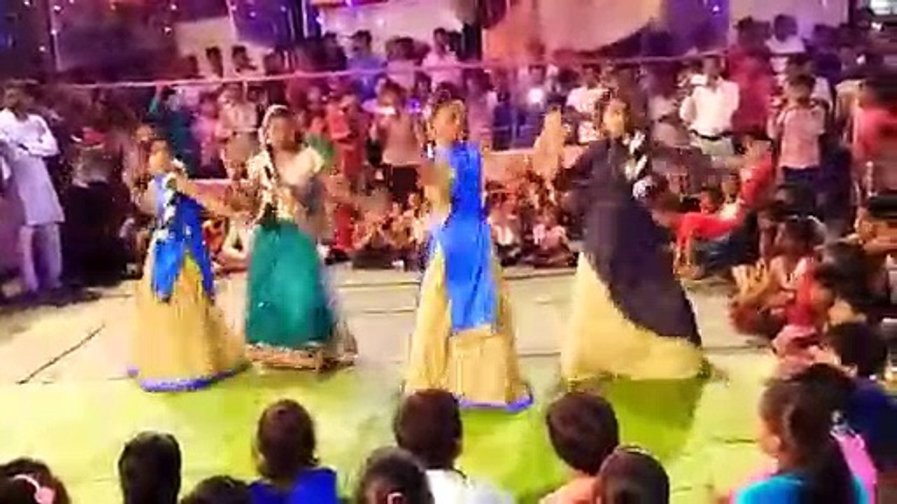 ए बहना जी जरा ताली बजा लेना मां दुर्गा पूजन के दौरान प्रतापपुर बस स्टैंड में मनमोहक प्रस्तुति