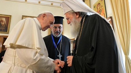 El papa Francisco pide a Bulgaria que no cierre la puerta a la inmigración