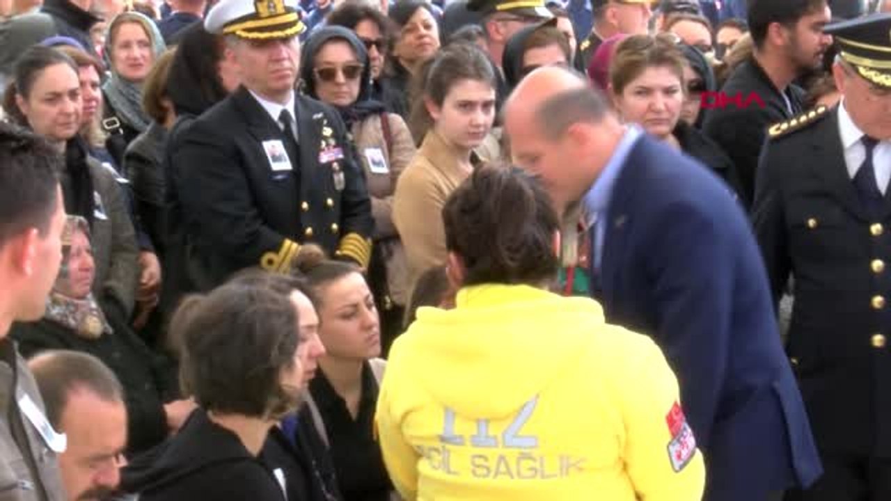 Cumhurbaşkanı Yardımcısı Oktay Şehit Piyade Yüzbaşı Celaleddin Özdemir'in Cenazesine Katıldı