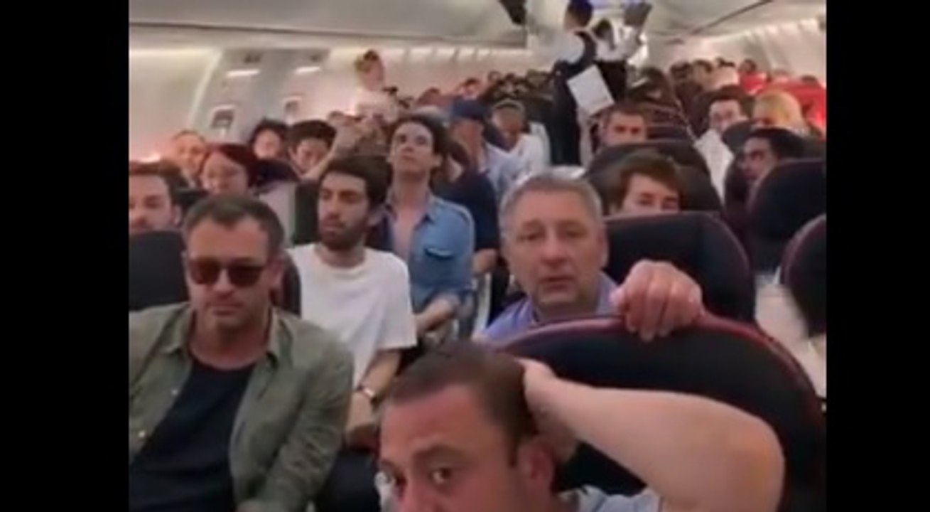 Saba Tümer THY uçağından paylaştı