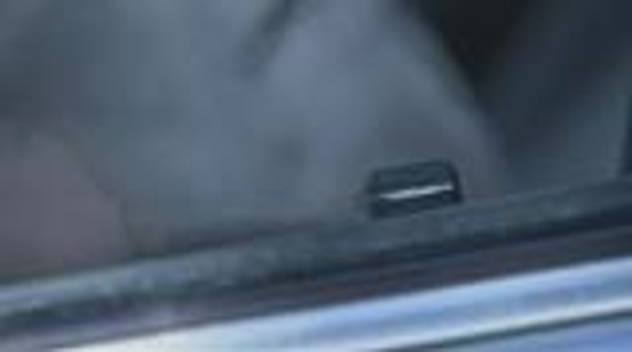 Carlos, pilit na humingi ng tawad kay Mia