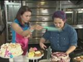 Janice shows how to slice a cake properly