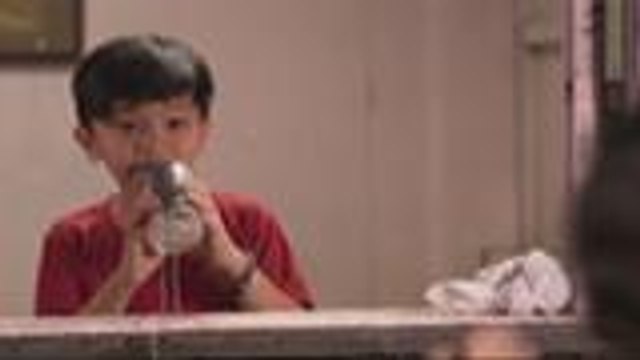 Ningning and Mac-Mac try their special cellphone