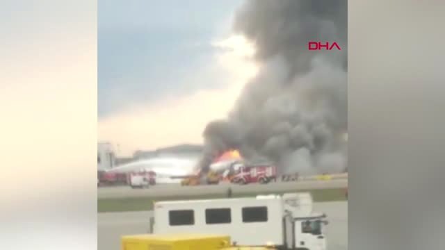 Dha Dış ? Havada Yanan Yolcu Uçağı Acil İniş Yaptı - 2