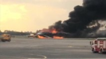 Al menos 13 muertos al incendiarse un avión ruso en pleno vuelo