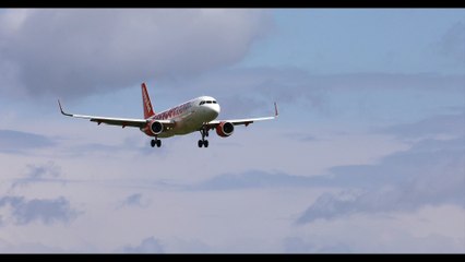 EASY JET AIRBUS A320  LANDING CDG