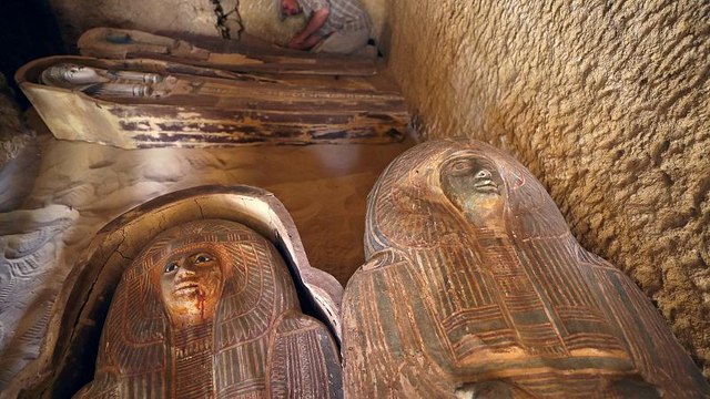 Egypte : découverte d'une tombe près des pyramides de Gizeh