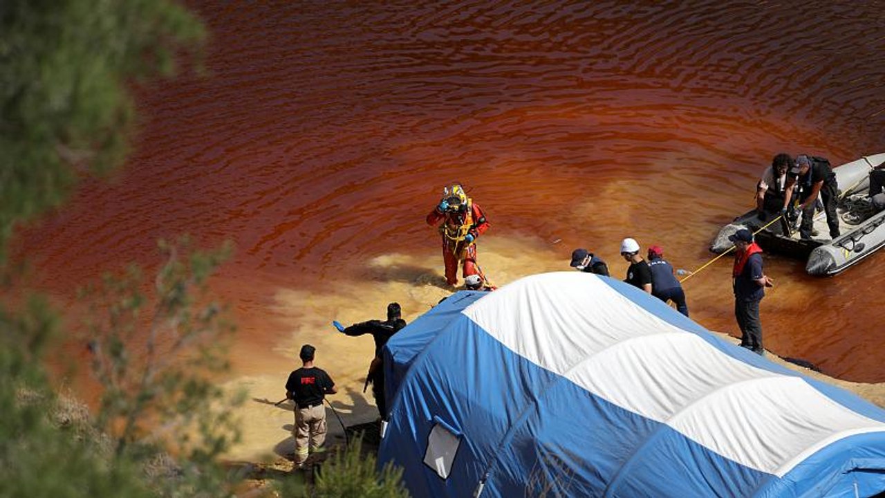 Polizei findet nach Serienmord Kinderleiche im Baggersee